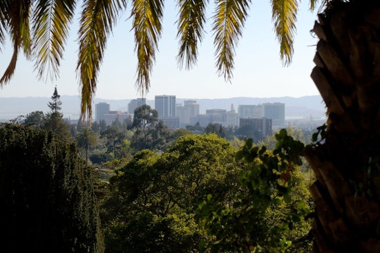 Top Oakland news: Crowds gather for illegal sideshows: PD; groups ask OUSD to stop closures; more