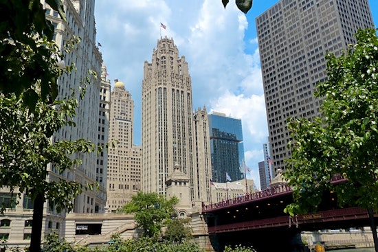Top Chicago news: 1 killed in crash with CTA bus; South Side hospital to offer coronavirus tests