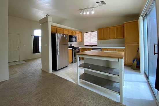 What apartments will $1,400 rent you in North Cheyenne, this month?