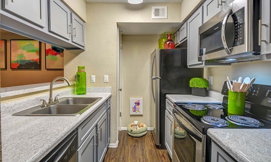 Budget apartments for rent in Mid West, Houston
