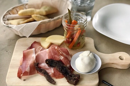 Munno Pizzeria & Bistro opens in Ravenswood
