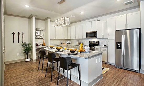 What apartments will $1,600 rent you in Lindbergh, today?