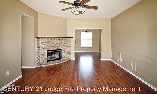 What apartments will $1,700 rent you in Southeast Arlington, right now?