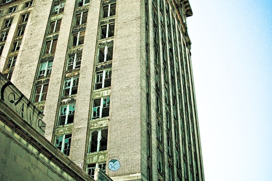 Top Detroit news: ER nurse dies from coronavirus; Tigers legend Al Kaline dies at 85; more