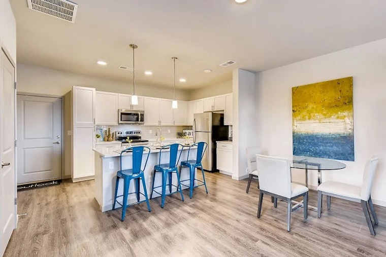 Apartments for rent in Aurora: What will $2,400 get you?