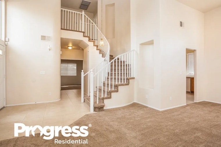 What apartments will $1,900 rent you in Summerlin North, right now?