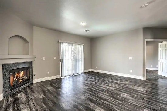 What apartments will $1,400 rent you in Green Valley South, this month?