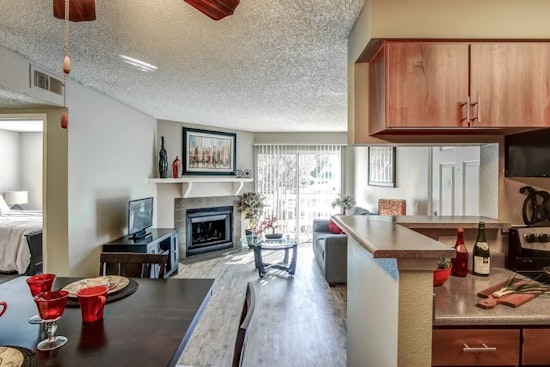 Budget apartments for rent in Centretech, Aurora