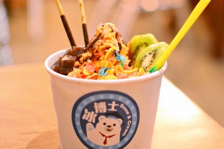 Get ice cream, bubble tea and more at new Snow & Cream in Bensonhurst