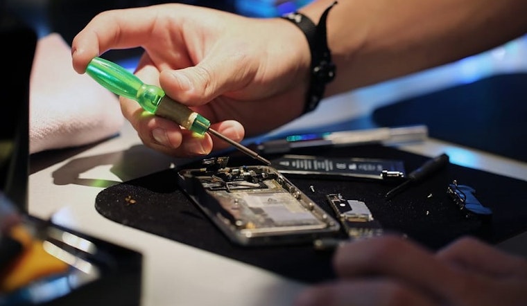 Santa Ana's top 4 electronics repair spots