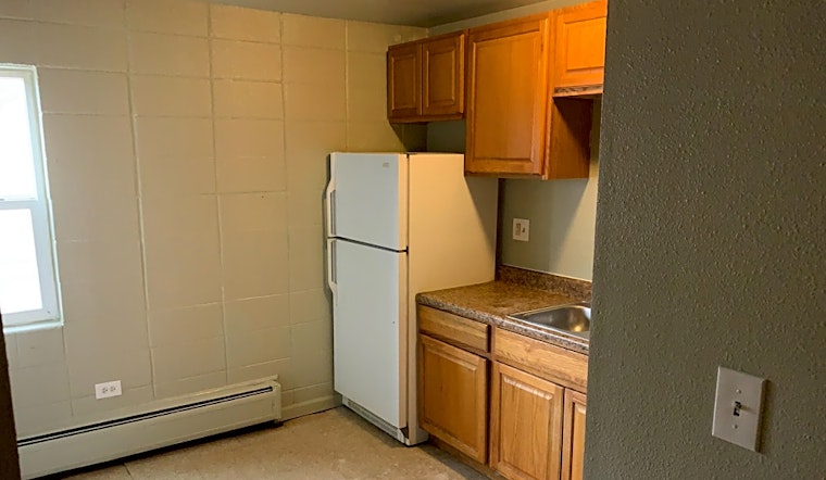 What apartments will $1,300 rent you in North Aurora, right now?