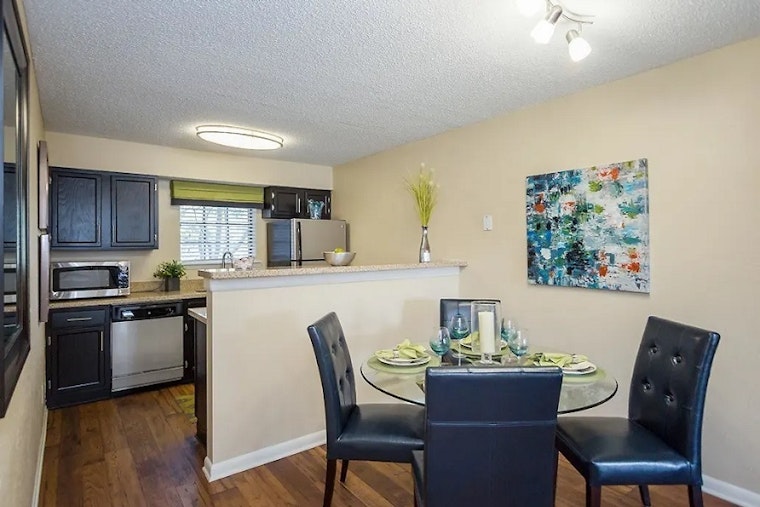 The cheapest apartments for rent in Mandarin Station - Losco, Jacksonville