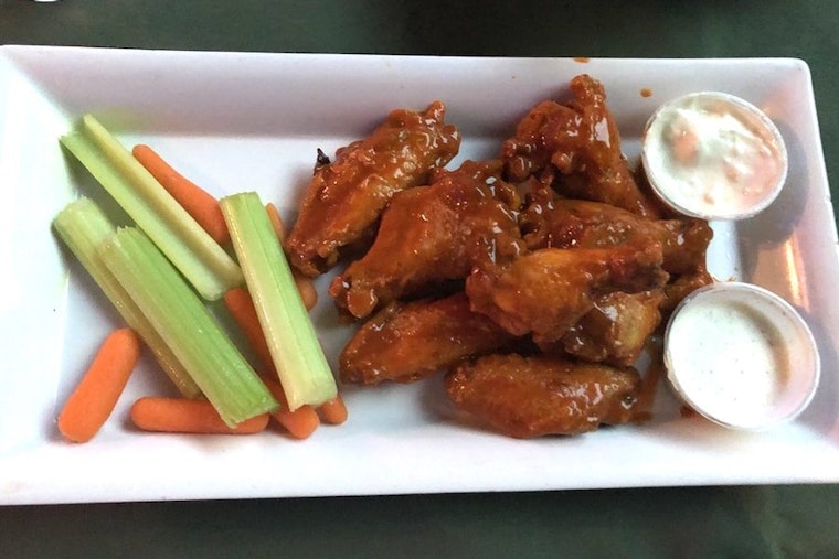 Jonesing for chicken wings? Check out Saint Paul's top 3 spots