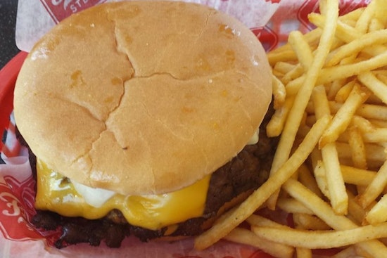 Las Vegas' 3 top spots to score burgers, without breaking the bank