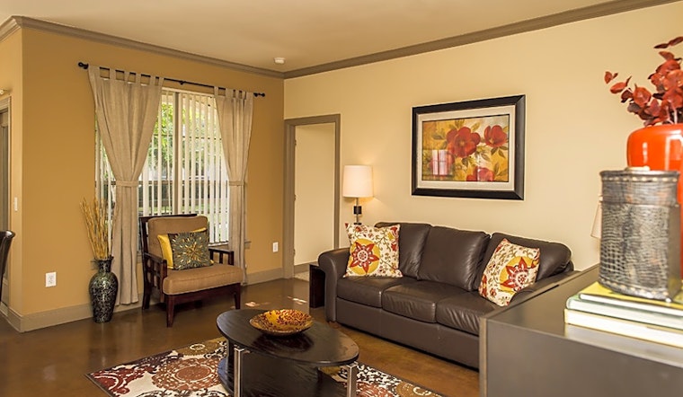 What apartments will $1,000 rent you in West Oaks, today?
