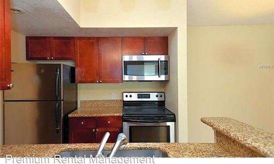 What apartments will $1,200 rent you in Florida Center North, today?
