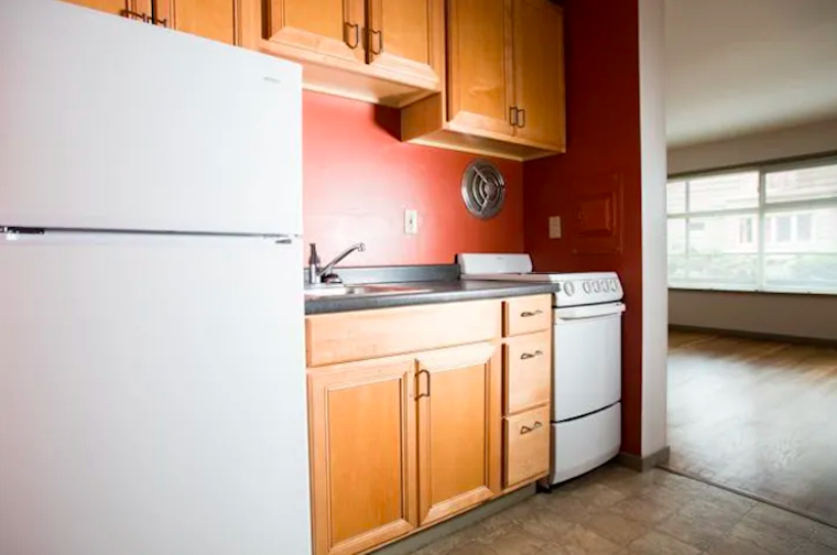 What apartments will $1,300 rent you in the University District, right now?