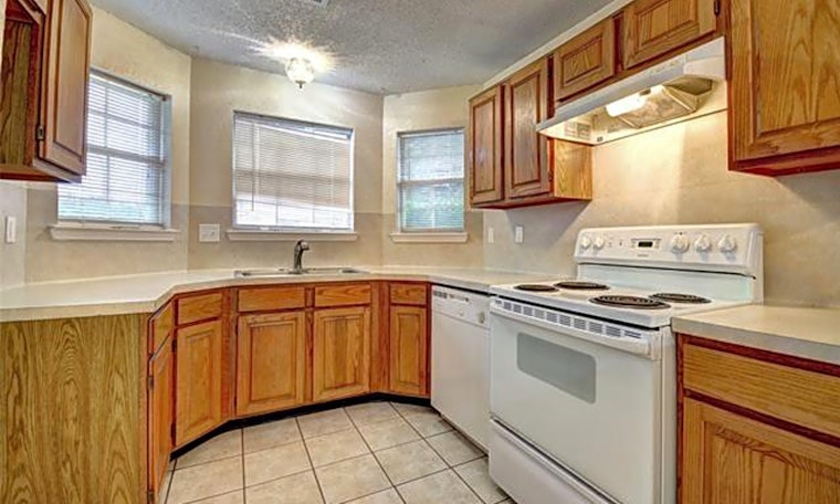 What apartments will $1,400 rent you in Summerfields, right now?
