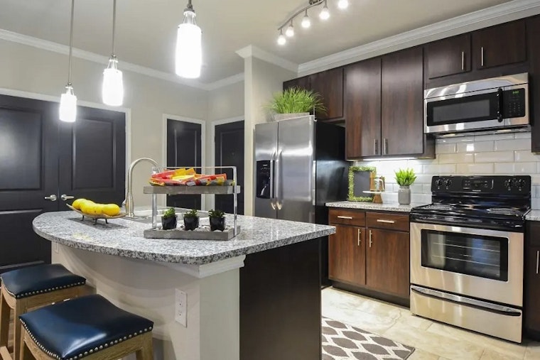 What apartments will $1,300 rent you in Friedrich Wilderness Park, this month?