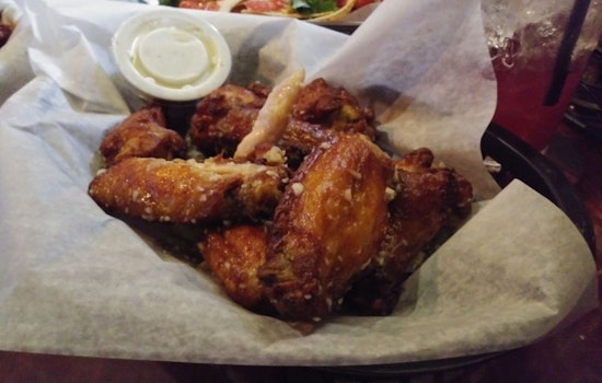 4 top spots for chicken wings in Tampa