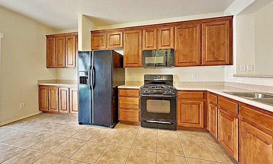 What apartments will $1,400 rent you in Lone Mountain, today?