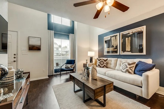 Budget apartments for rent in Mid West, Houston