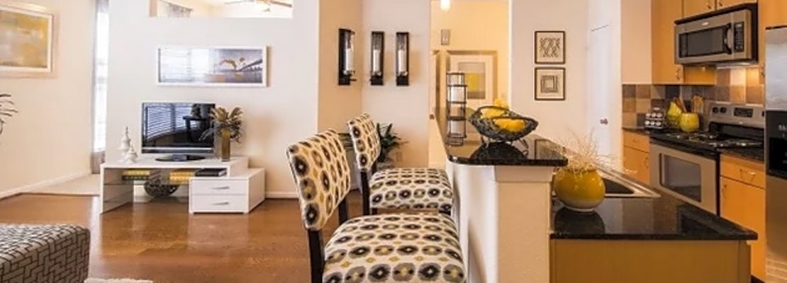 What apartments will $1,000 rent you in Eldridge, right now?