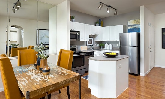 Apartments for rent in Aurora: What will $1,800 get you?