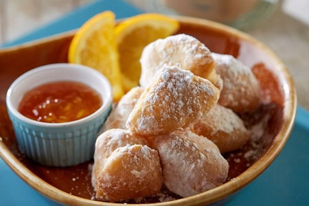 Your guide to the 3 top spots in Tampa's Fairoaks neighborhood