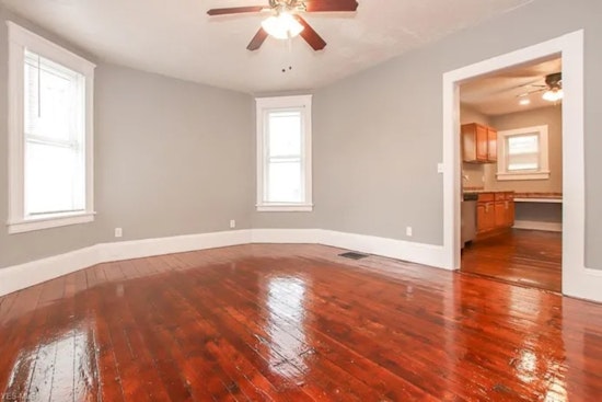 The cheapest apartments for rent in Detroit Shoreway, Cleveland