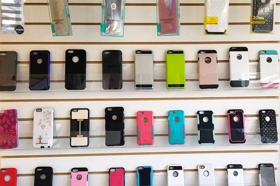 3 top spots for mobile phone accessories in Anaheim