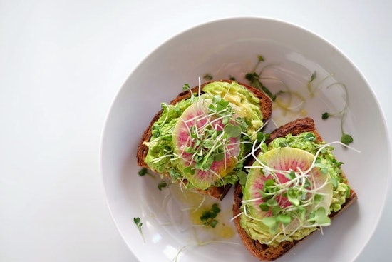 Health-focused eatery Fare makes its debut at Wells Street Market