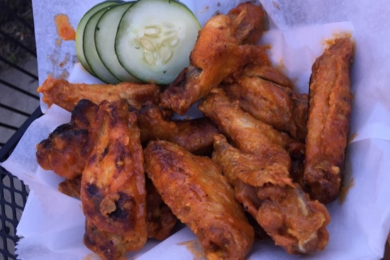 St. Louis' 3 favorite spots for inexpensive chicken wings