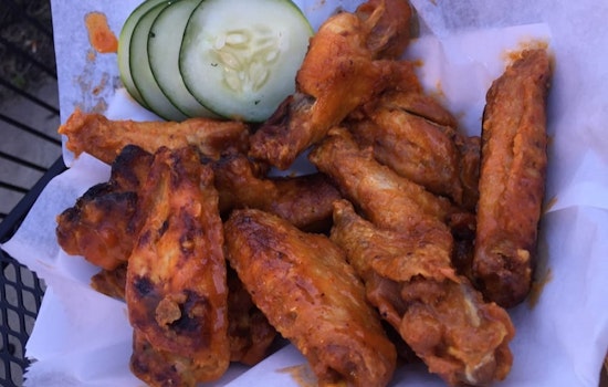 St. Louis' 3 favorite spots for inexpensive chicken wings