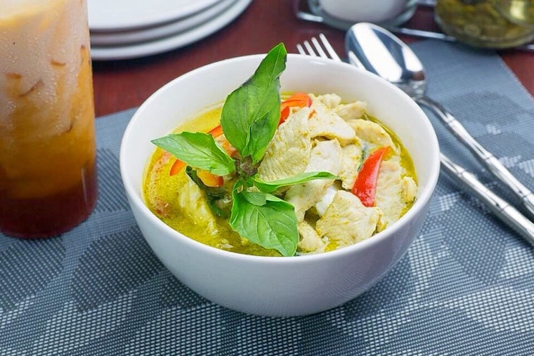 Love Shrimp Thai Thai debuts on Melrose, with fresh seafood and more