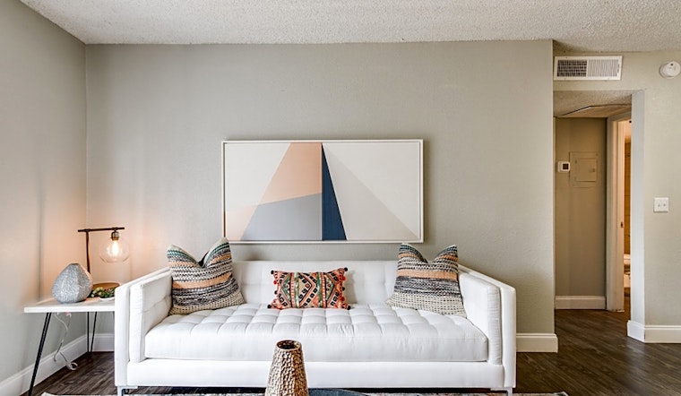 What apartments will $900 rent you in East Arlington, right now?