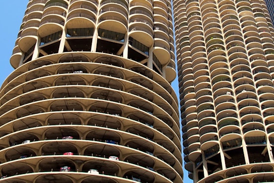 Top Chicago news: Woman dies from virus days after giving birth; 7 officers injured in altercation
