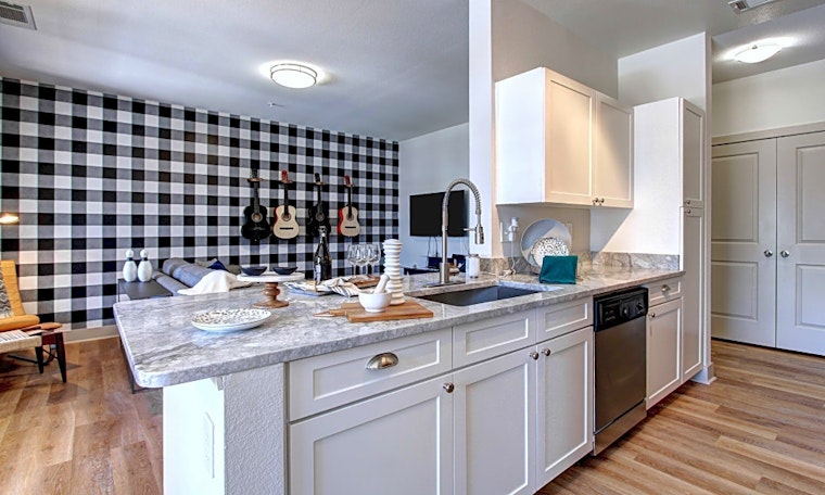Apartments for rent in Aurora: What will $2,000 get you?