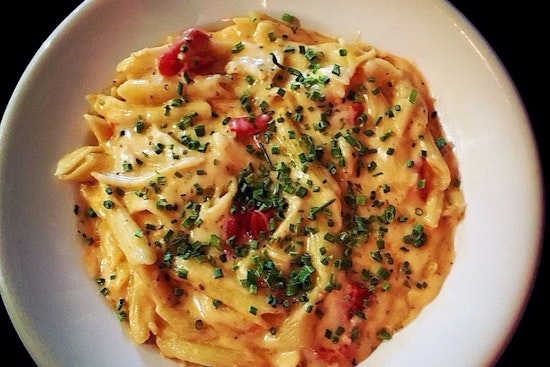 Mad Mac's opens in Lakewood with live music, drinks and mac and cheese
