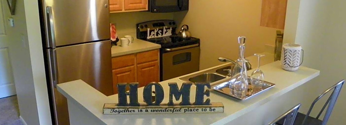 What apartments will $1,000 rent you in Augusta-New Augusta, today?
