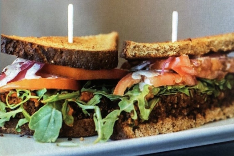 Explore the 4 top spots in Los Angeles' Mid-City neighborhood