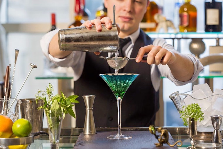 Rooftop lounge Z Bar debuts off Mag Mile