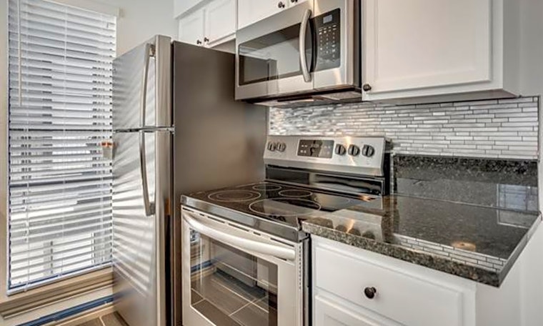 Budget apartments for rent in Oak Lawn, Dallas