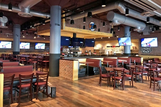 New sports bar Zipps Sports Grill now open in Encanto