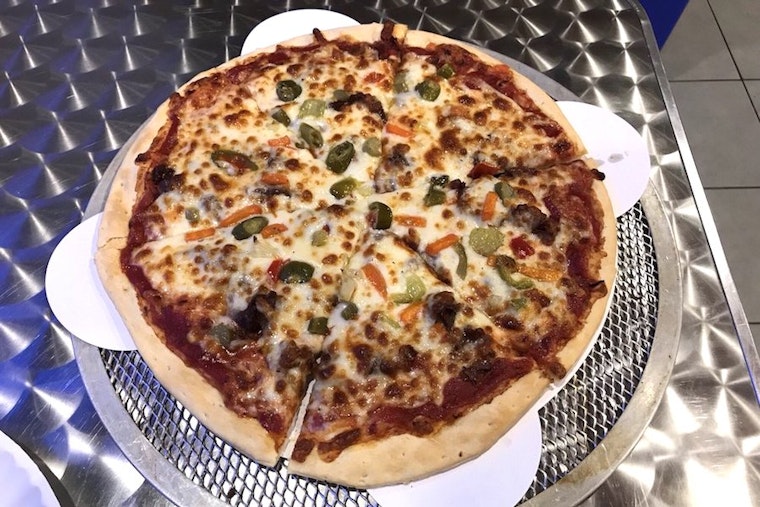 Si-Pie Pizzeria opens new location in Lakeview