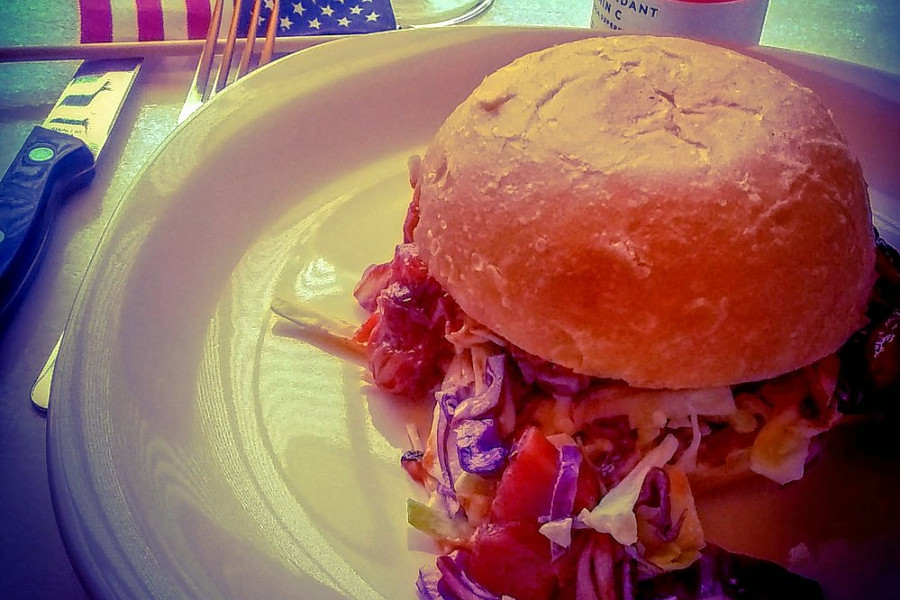 Cheebo Express deli debuts in Melrose