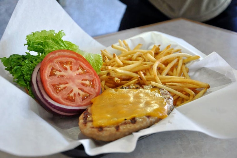 Oakland eats: The Town's top 5 burger spots