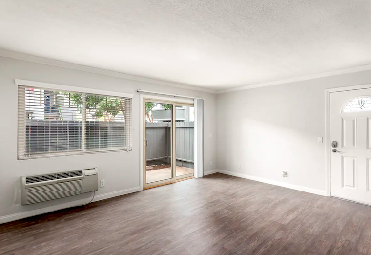 Apartments for rent in Santa Ana: What will $2,300 get you?
