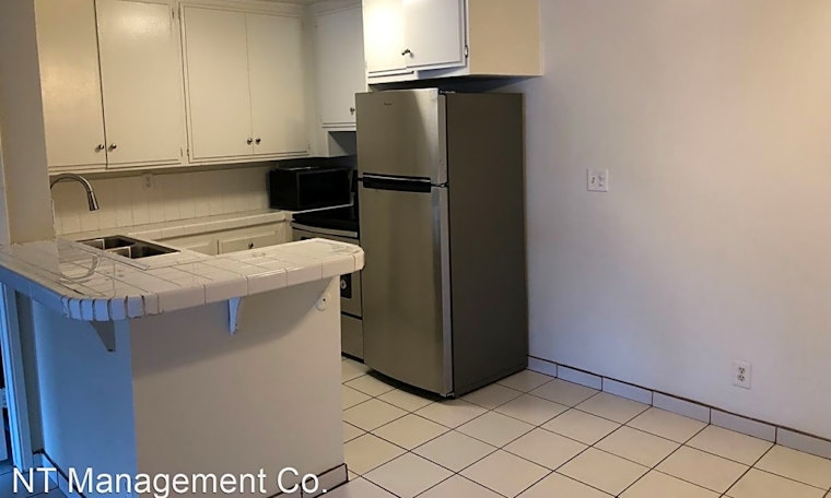 What apartments will $2,000 rent you in Palms, this month?