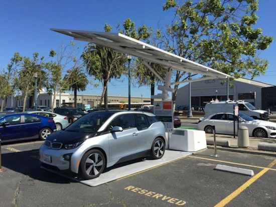 New Charging Stations Let Electric Cars Run On Sunshine